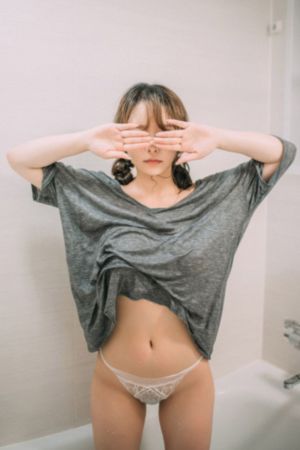 欧美女生头像黑白精选_BD国语全集免费观看
