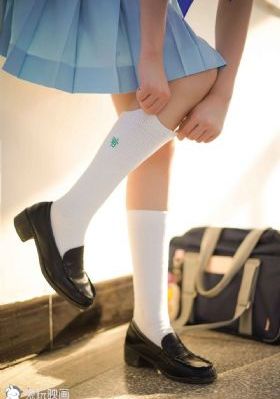 国产精久久久久久精品_中英字幕1080