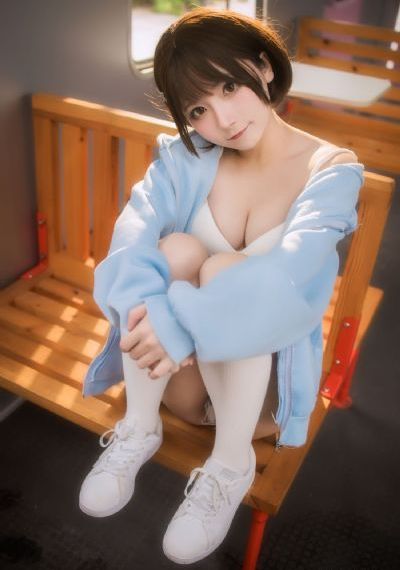 欧美美女黑白时尚_高清高清迅雷在线观看