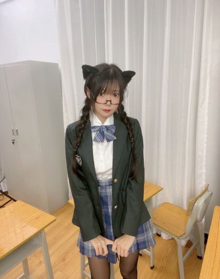 国产纯黑巧克力_720超清在线观看