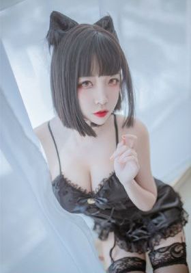 欧美夏装薄款睡衣走秀_DVD日韩电影在线