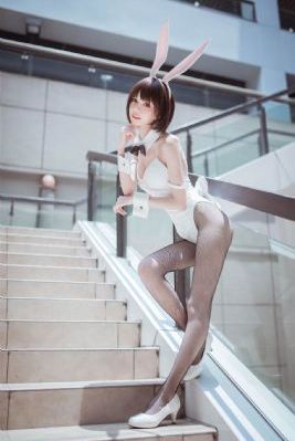 欧美白丝萝莉_HD动漫免费观看