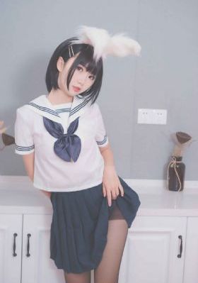 欧美微胖身材女人_BD英语完整视频观看